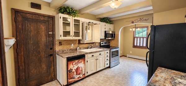 430 Highland RD, Willmar, MN 56201