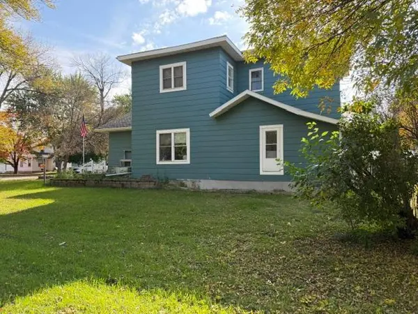 200 4th ST, Grove City, MN 56243