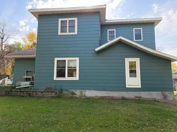 200 4th ST, Grove City, MN 56243