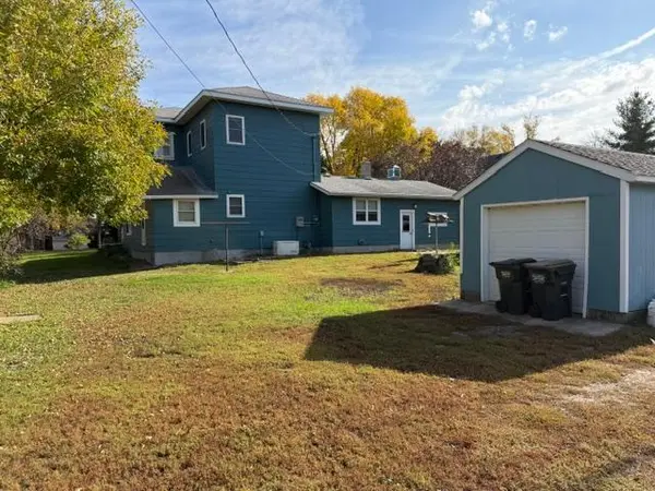 200 4th ST, Grove City, MN 56243