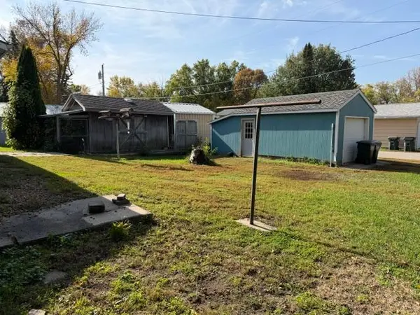 200 4th ST, Grove City, MN 56243