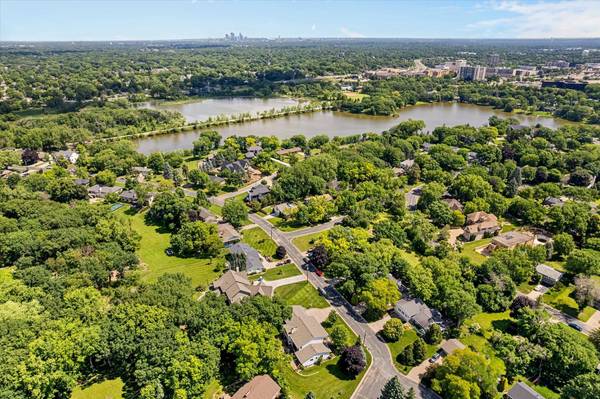 6716 W Shore DR, Edina, MN 55435