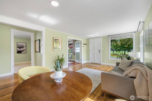 11017 31st AVE NE, Seattle, WA 98125