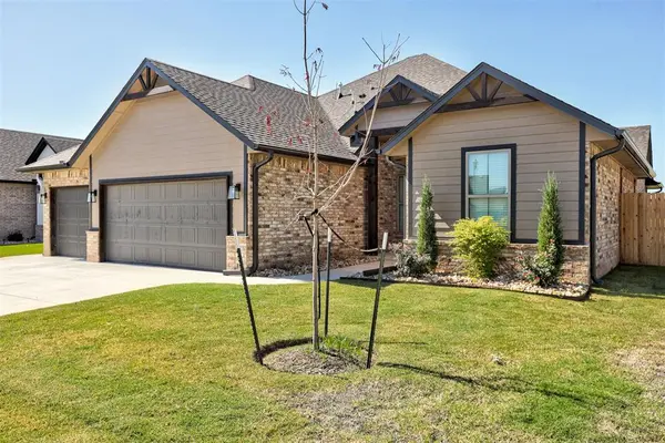 2029 Aminas WAY, Yukon, OK 73099