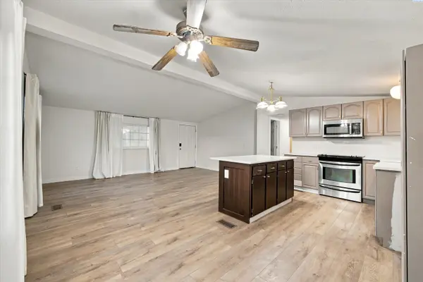 332 Buckwheat Court, West Richland, WA 99353