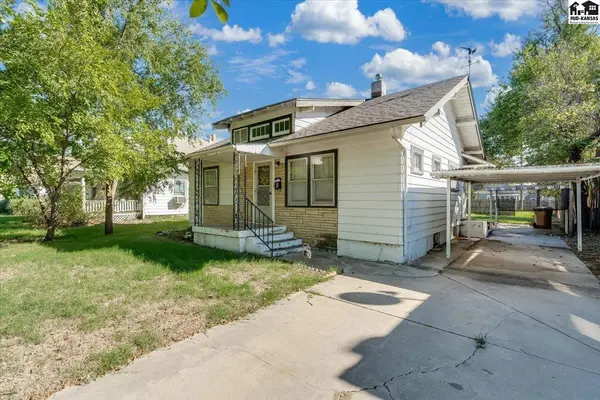 219 E 12th Ave, Hutchinson, KS 67501