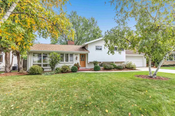 2697 BEAUMONT ST, Green Bay, WI 54301-2944