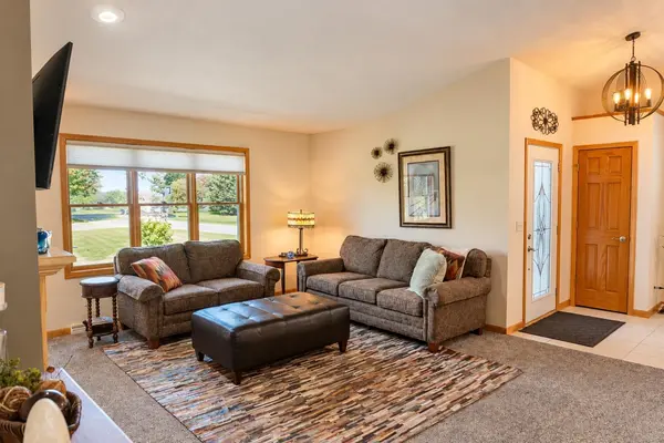 W6653 EMERALD LN, Greenville, WI 54942