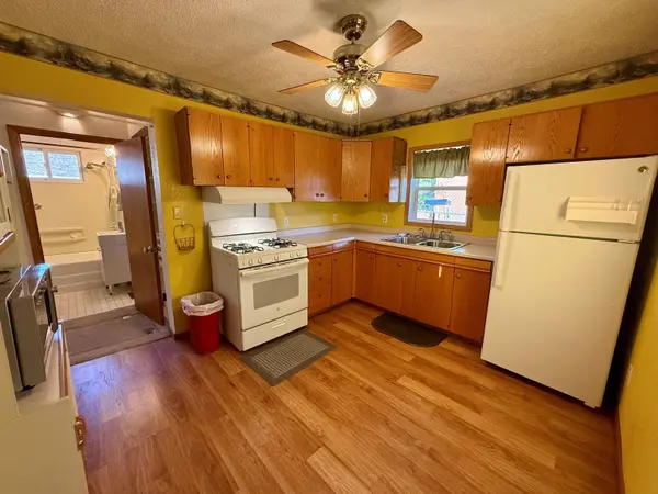 728 W 5TH AVE, Oshkosh, WI 54902-5835