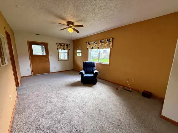 728 W 5TH AVE, Oshkosh, WI 54902-5835