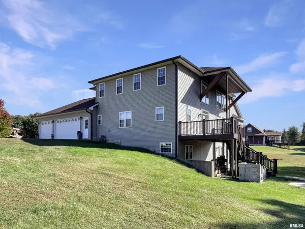 1041 County Road 910 E ST, Mt Sterling, IL 62353