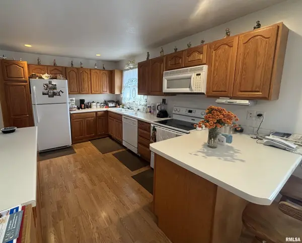 1650 WOODBINE Circle North, Galesburg, IL 61401