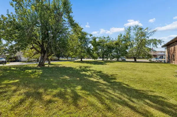 17 E 1st Ave, Hohenwald, TN 38462