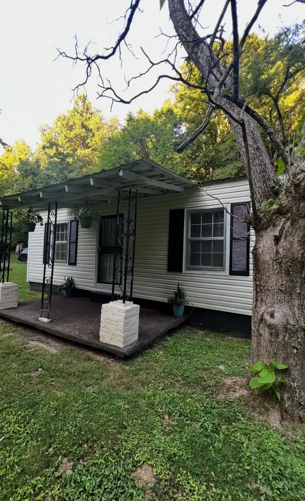 1048 Ross Hollow Rd, Ashland City, TN 37015