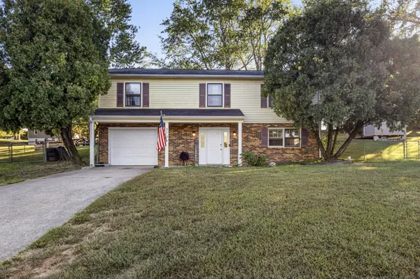 570 Briarwood Dr, Clarksville, TN 37040