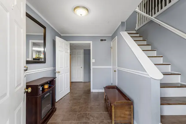 570 Briarwood Dr, Clarksville, TN 37040