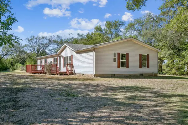 10907 SW River Valley Rd, Augusta, KS 67010-0000