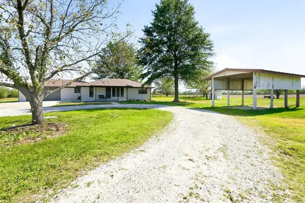 10237 SW 15th St., Towanda, KS 67144