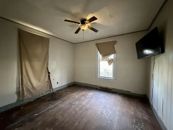 408 Walnut ST, West Plains, MO 65775