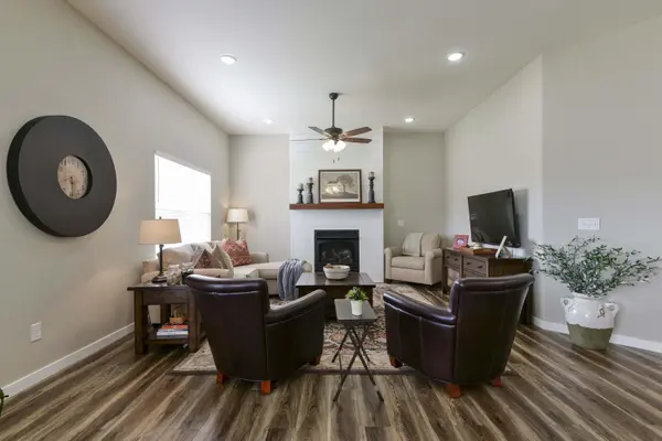 517 S Woodland Hills AVE, Rogersville, MO 65742