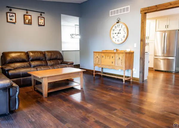 413 S Aquarius ST, Silver Lake, KS 66539