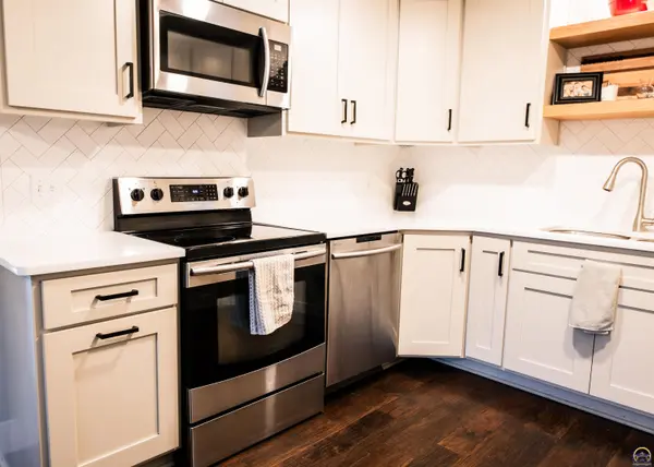 413 S Aquarius ST, Silver Lake, KS 66539