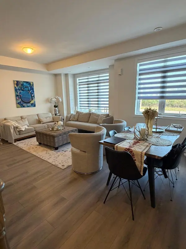 517 Dundas ST E, Oakville, ON L6H 3P6