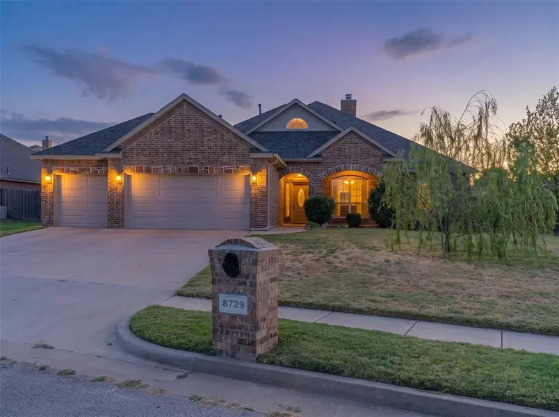 8729 Ally WAY, Yukon, OK 73099