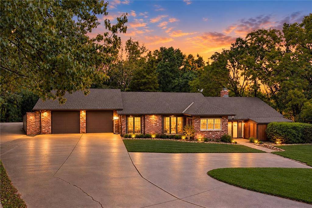 28806 E Beth CT, Grain Valley, MO 64029