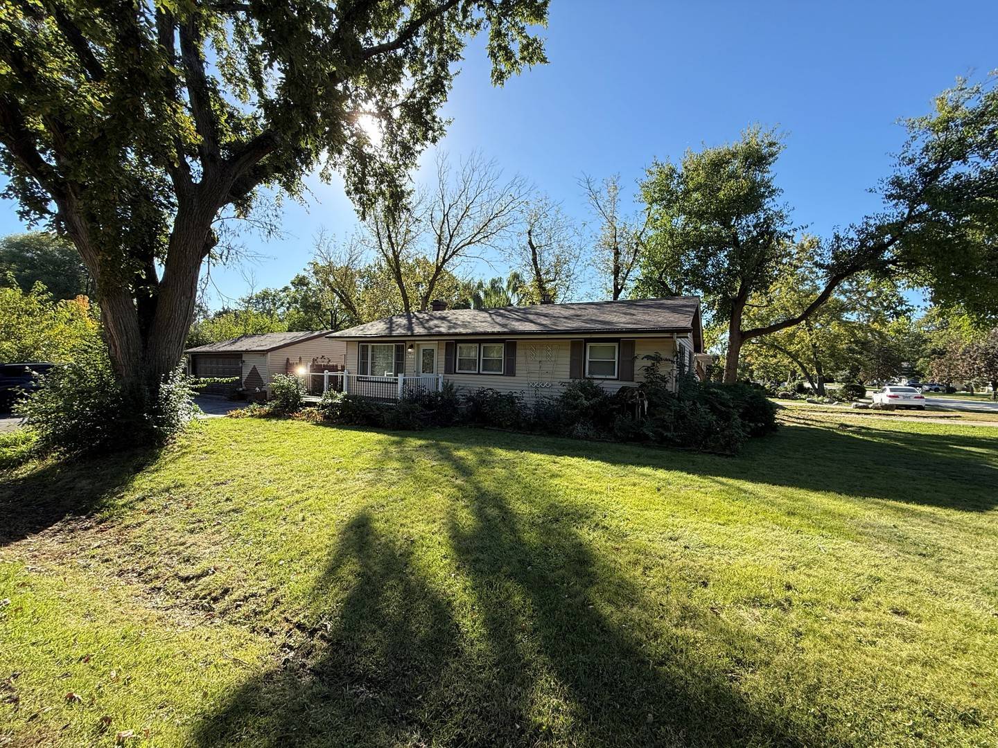 6101 Stonewall AVE, Downers Grove, IL 60516