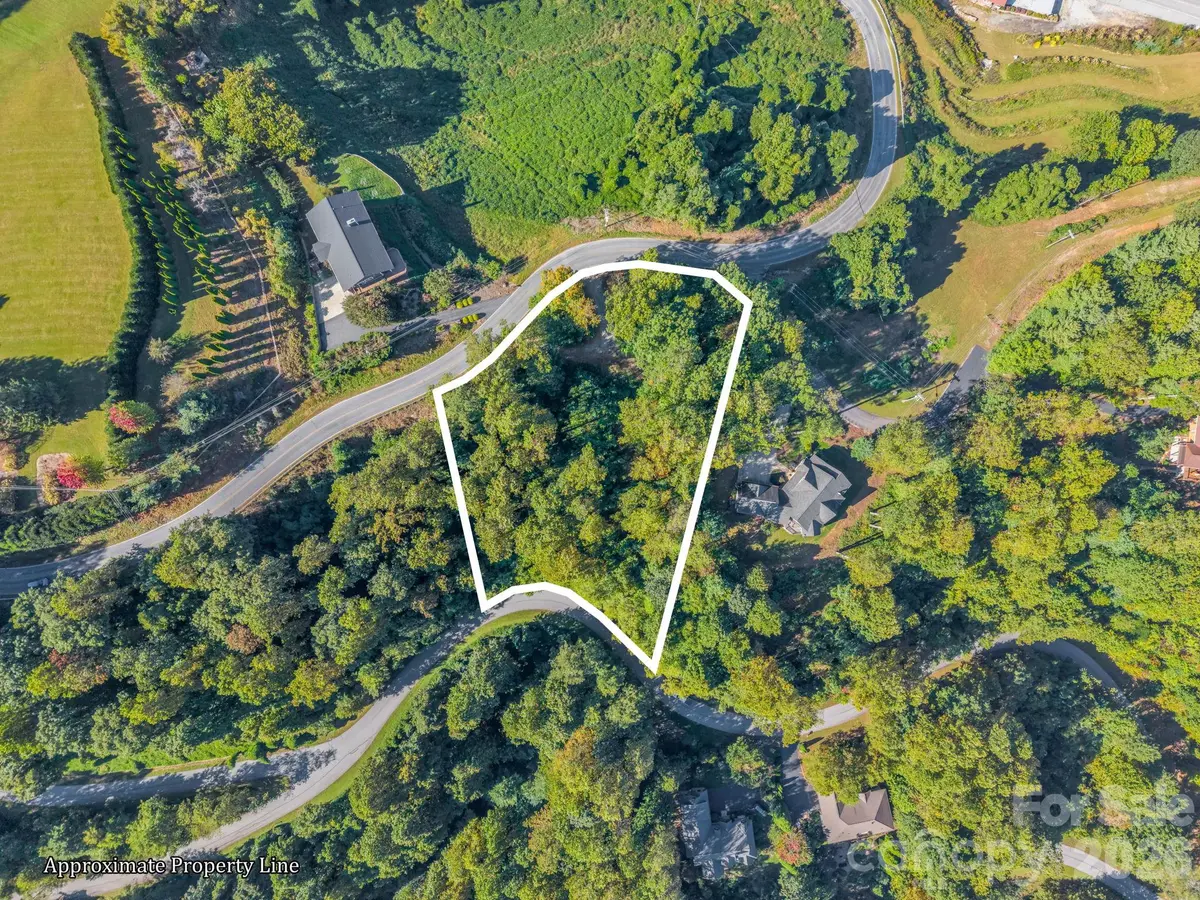 999 Falkirk WAY #16A, Zirconia, NC 28790