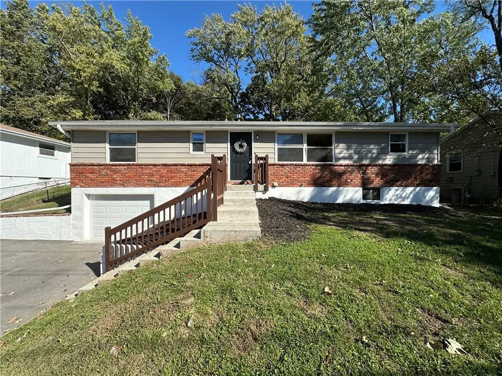 6303 N Broadway ST, Kansas City, MO 64118
