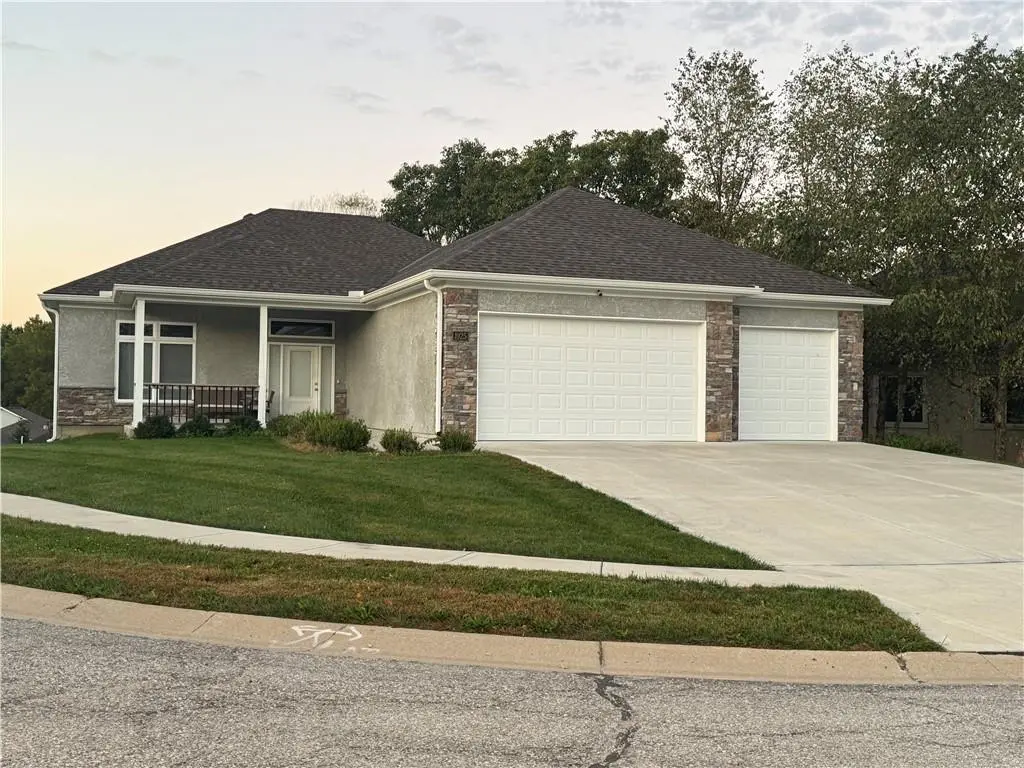1925 Carter CT, Liberty, MO 64068