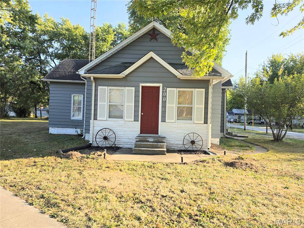 200 E Main ST, Coffeen, IL 62017
