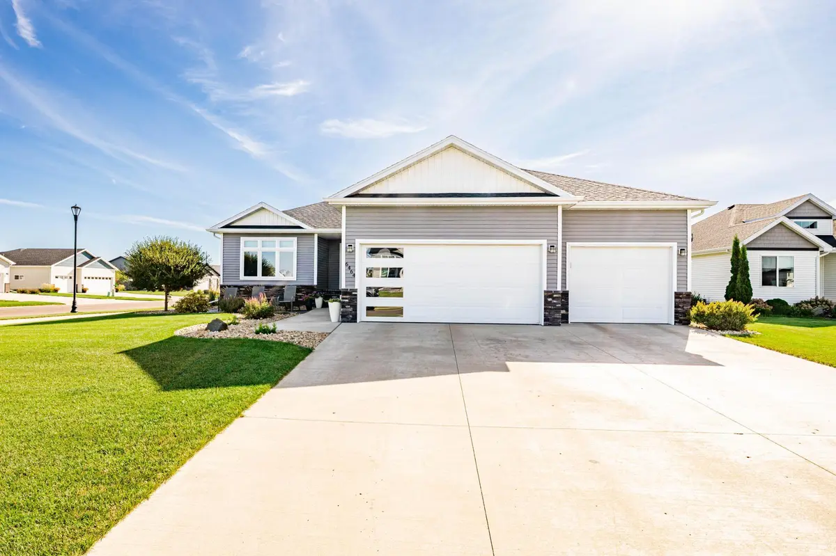 6464 59th AVE S, Fargo, ND 58104