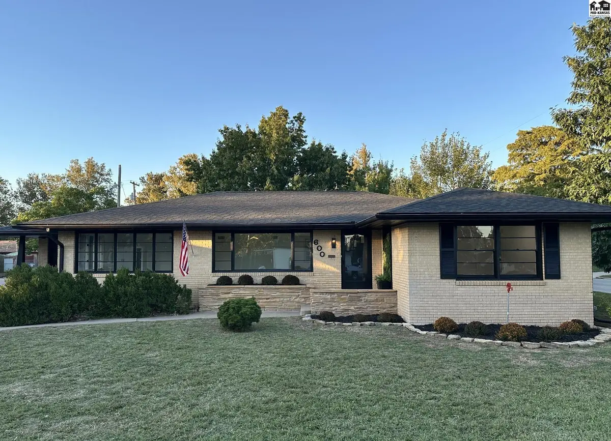 600 W 23rd, Hutchinson, KS 67502