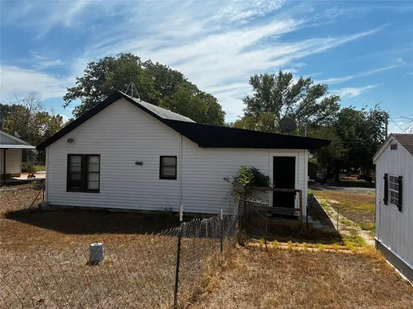 109 & 105 E Leon ST, Gatesville, TX 76528