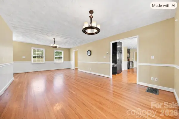 4948 Betty DR NE, Hickory, NC 28601