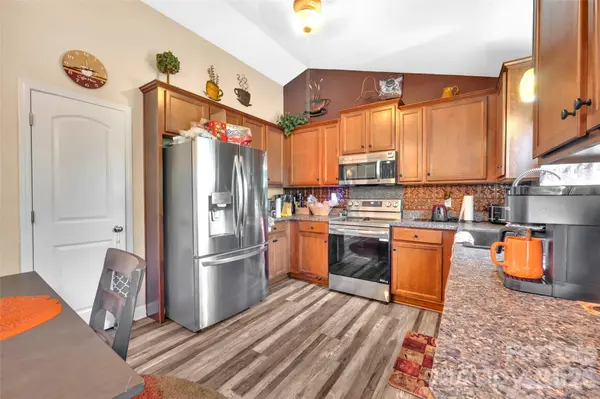 392 Lone Tree LN, Clover, SC 29710