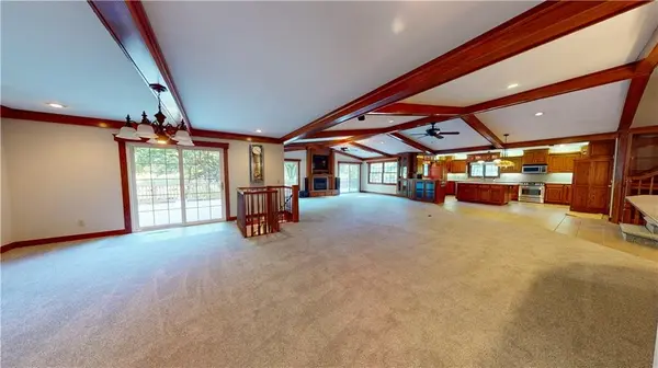 3802 Christine DR, St Joseph, MO 64503