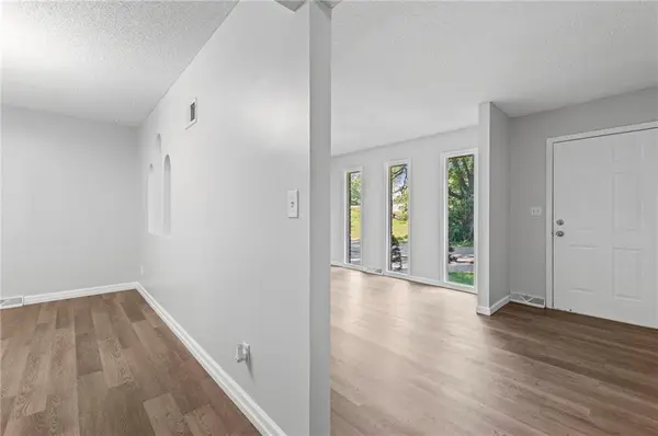 5711 NW Lilac CT #NW, Kansas City, MO 64151