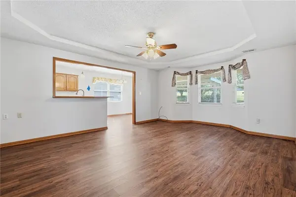 502 S Saturn DR, Raymore, MO 64083