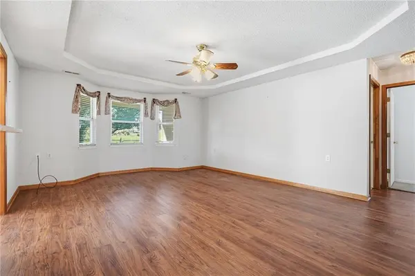 502 S Saturn DR, Raymore, MO 64083
