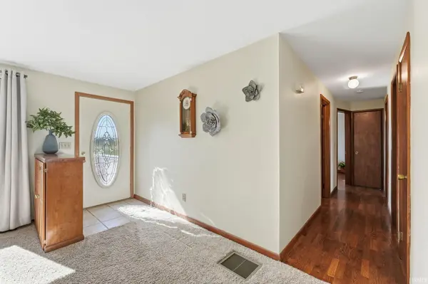 5695 E SR 120 ***, Howe, IN 46746
