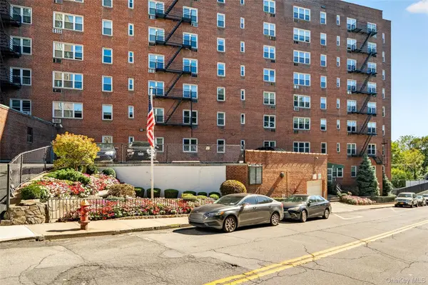 2 Bronxville RD #6P, Bronxville, NY 10708