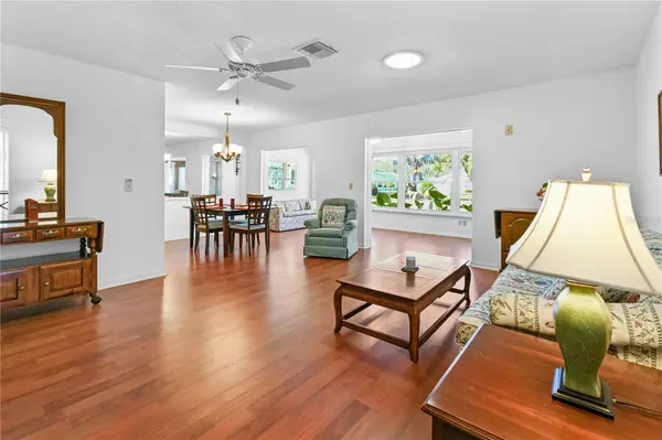 2346 GAINESBOROUGH LOOP #211, Sun City Center, FL 33573