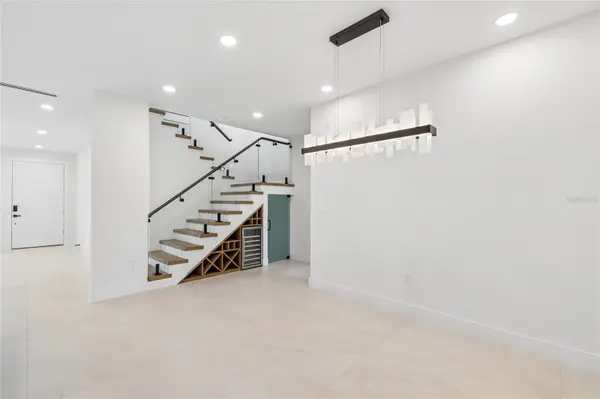 2307 N ELCOE DR, Tampa, FL 33603