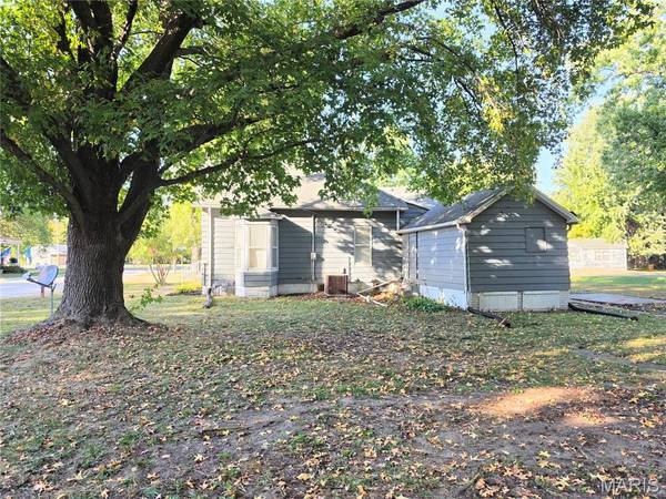 200 E Main ST, Coffeen, IL 62017