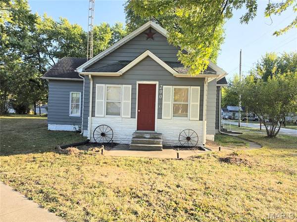200 E Main ST, Coffeen, IL 62017