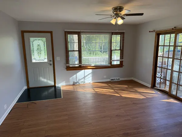 6101 Stonewall AVE, Downers Grove, IL 60516